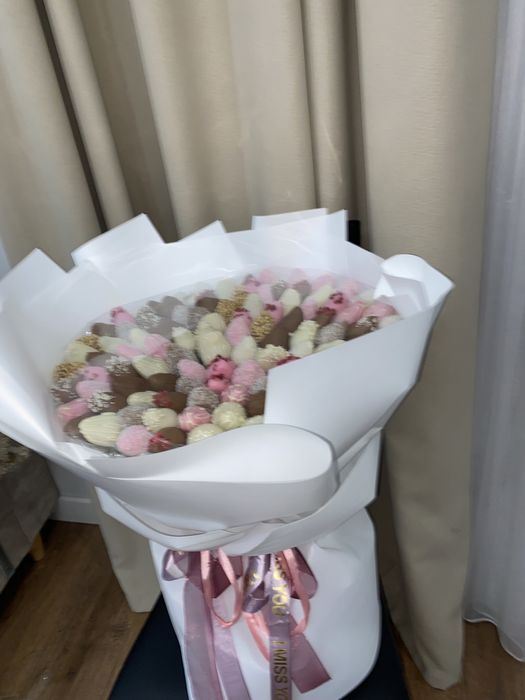 Клубника в шоколаде Алматы