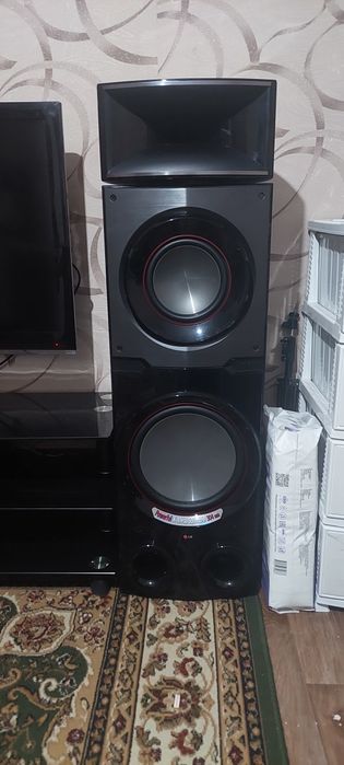 Музыкальный центр  LG