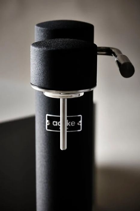 Машина за газирана вода Aarke Carbonator 3,стомана и матово черно.