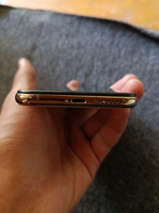 iPhone XS sotiladi