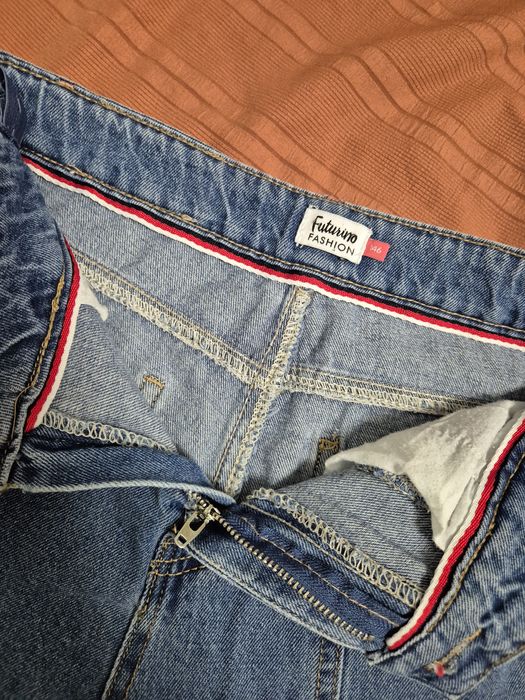 Продам джинсы для девочки