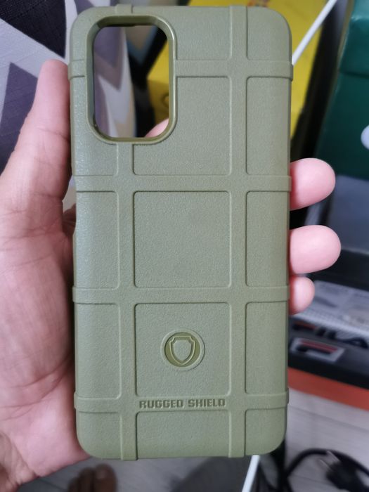 Продам чехол на xiaomi redmi note 10