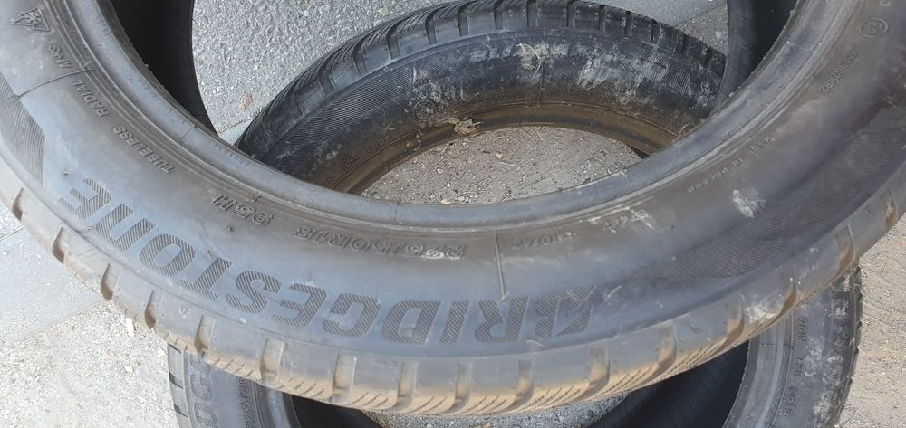 Гуми 2бр 225/50/18 -1бр - 125лв