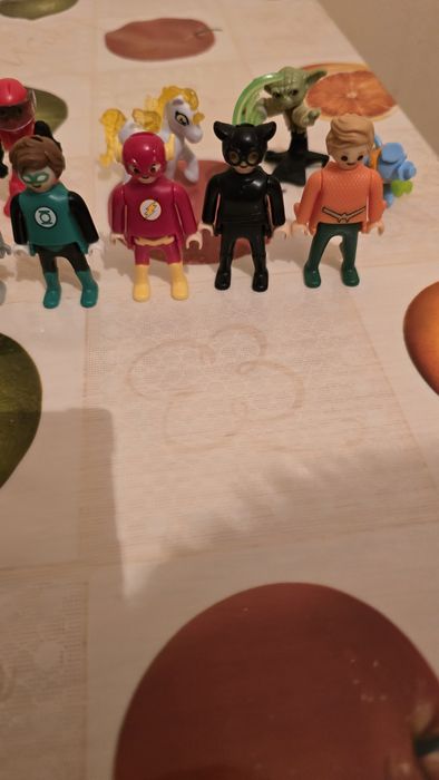 Новые киндер игрушки 19 штук.