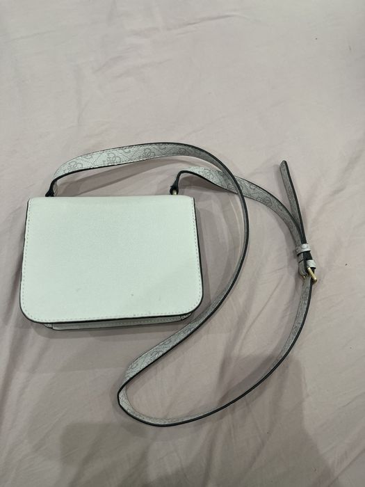 Guess дамска чанта