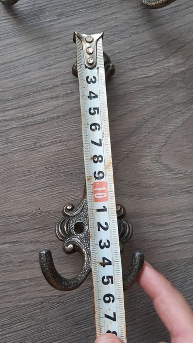 Закачалка за мебели