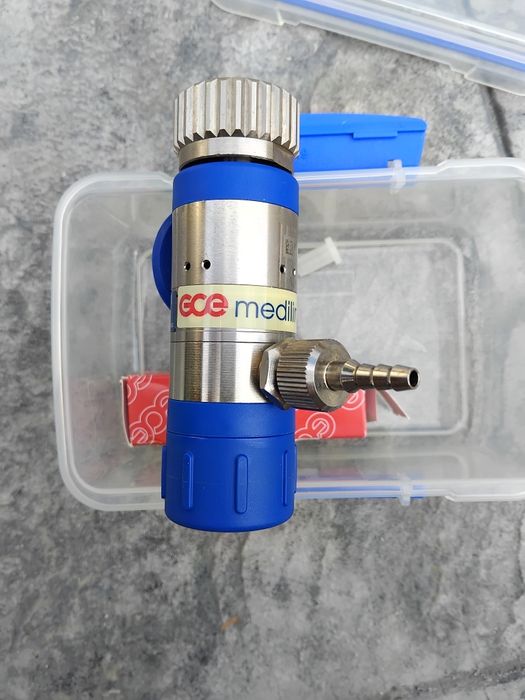 Regulator oxigen CO2  .Noi ,Pretul este pe bucata