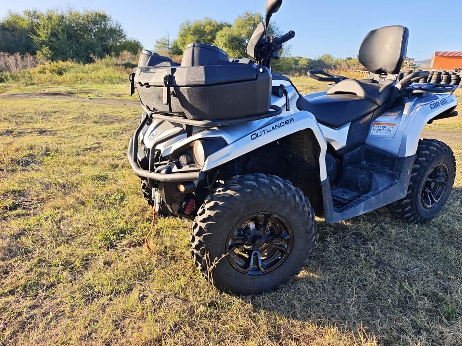 Can Am.       atv