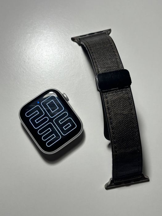 Apple watch series 5 (44мм)
