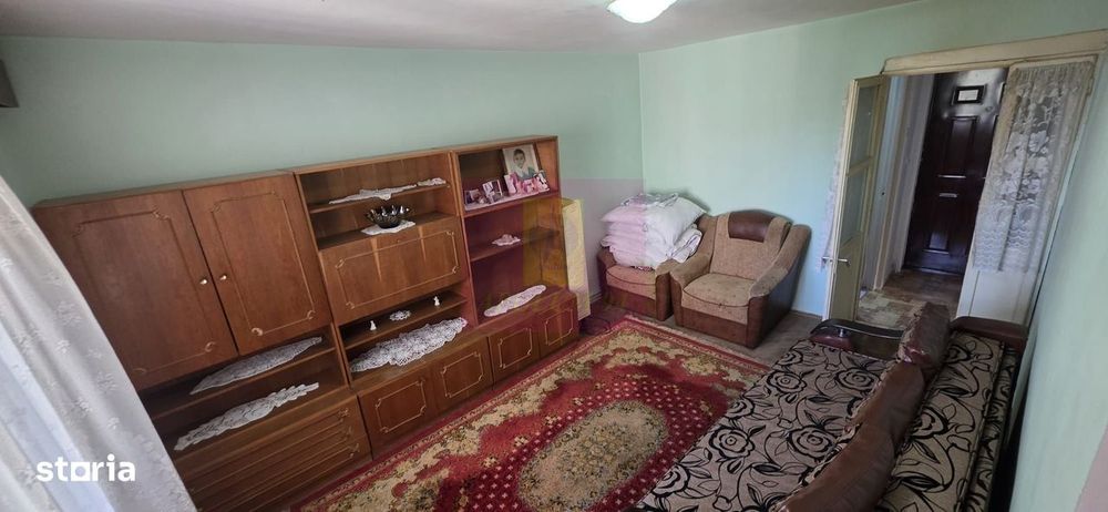Apartament 3 camere de vanzare in Campina