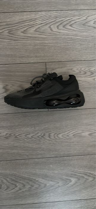Adidasi noi nike