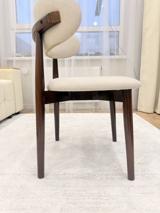 Продам стулья новые