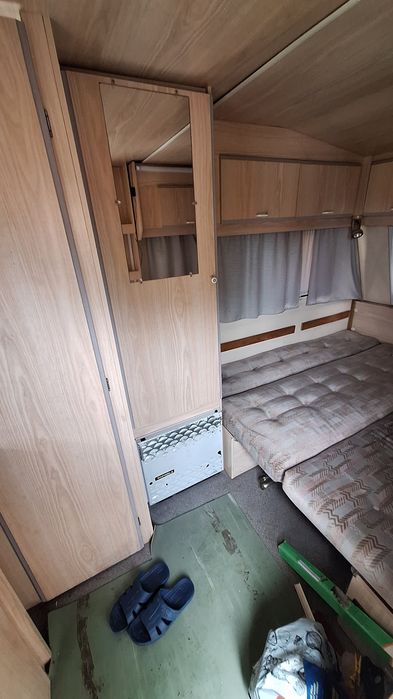 Vand Rulota CARAVELAIR pentru Piese De Schimb