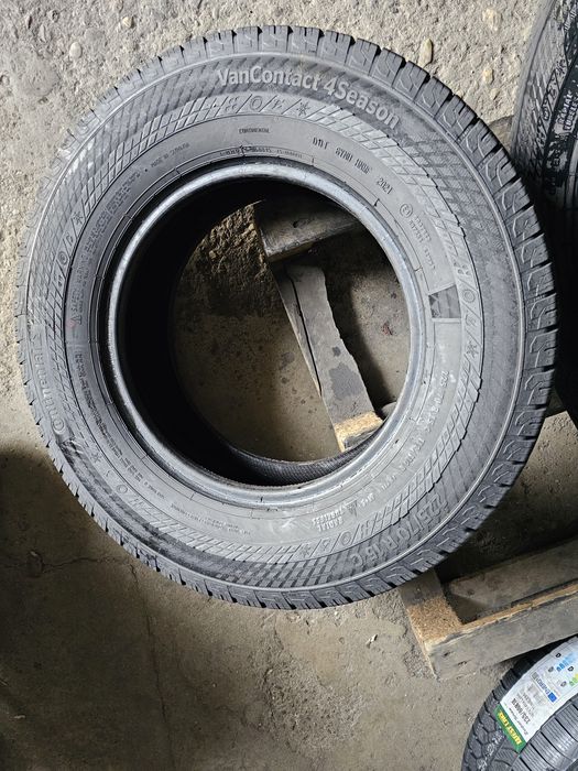 2 anvelope allseason 225 70 15C Continental  2021