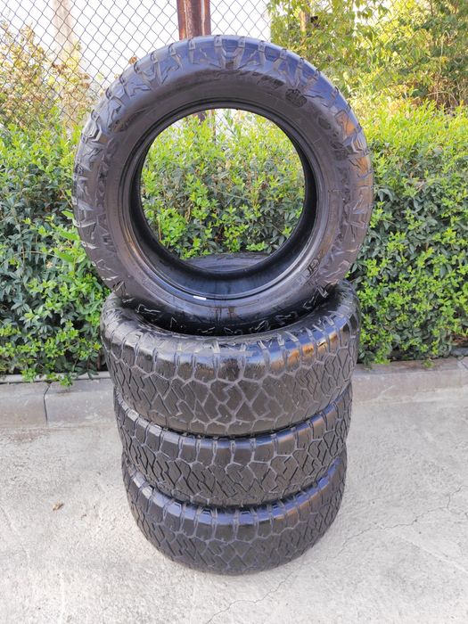 Покрышка Maxxis Razr AT