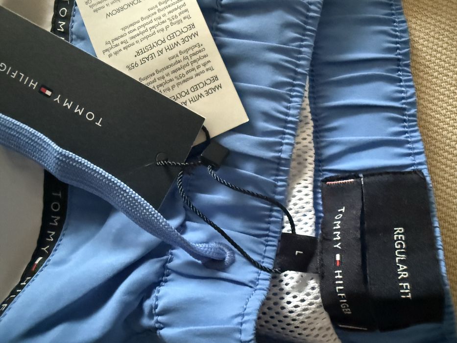 Tommy Hilfiger бански