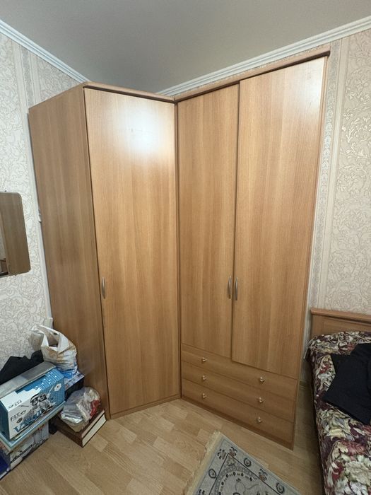 Шкаф угловой. В отл состяний