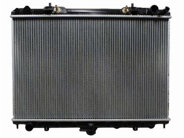 Радиатор  Nissan Bassara