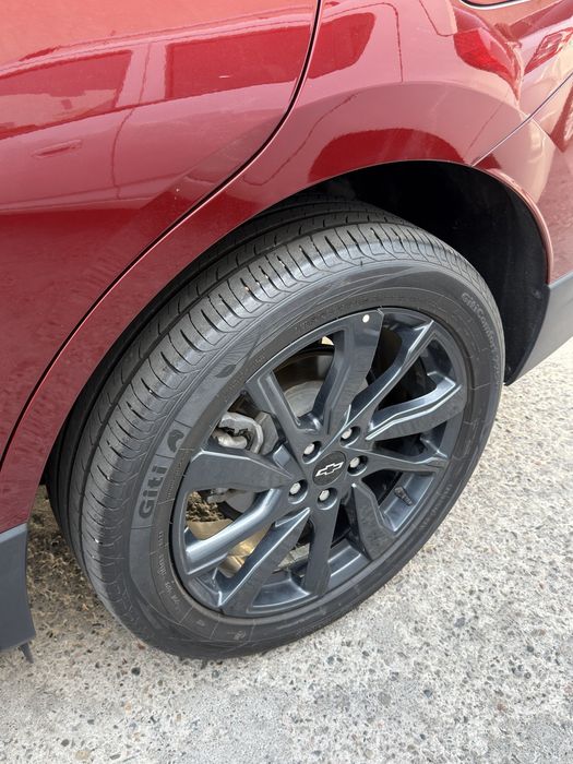 Equinox Tozza 2022 bordoviy AWD