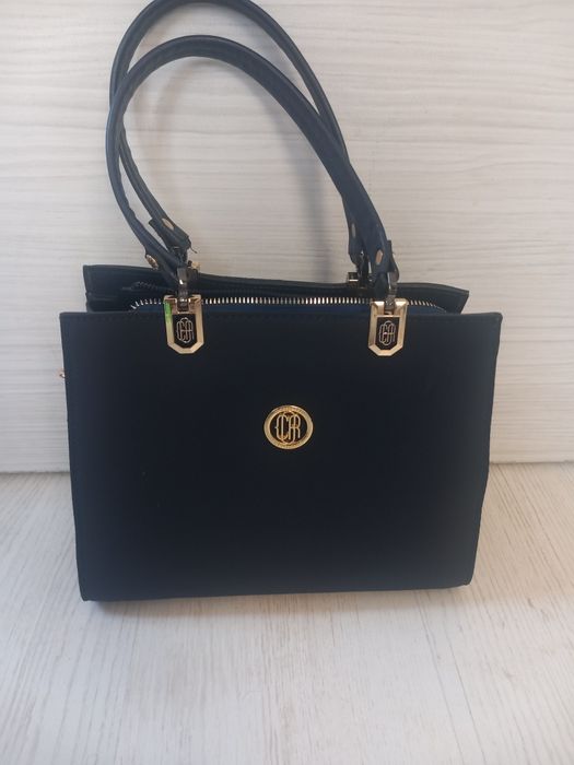 Дамска чанта куфарче