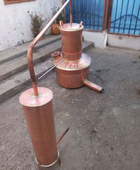 Cazan de tuica din cupru 65 litri Complet cu Pirostrie + Racitor + Serpentina
Folosit o singura data, in stare impecabila!