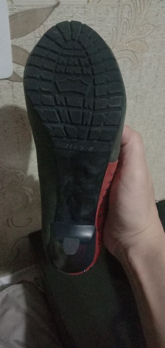 Продаеться туфли привезенные с Турции новые 36 размер