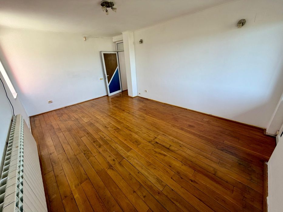 Vand  / Schimb / Vila 380 mp  / Teren intravilan 500 mp, zona Lenin-Sud, toate utilitatile. Spatiu comercial, terenuri, apartamente, garsoniere !