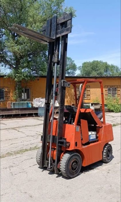 Погрузчик вилочный Балканар