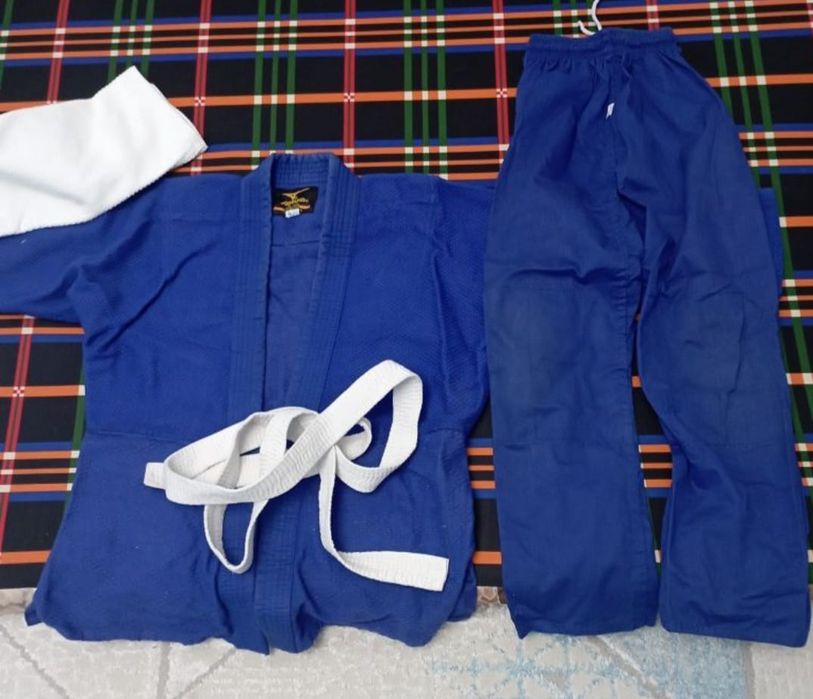 Кимоно сатылады.