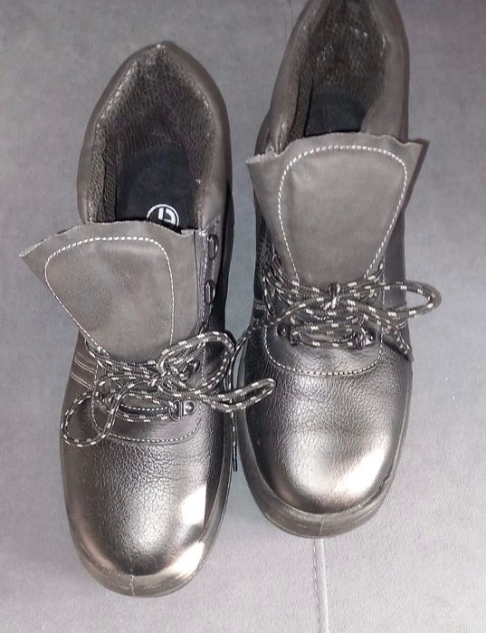 Мъжки обувки работни или за туризъм