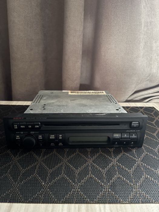 Оригинално радио SEAT Aura / Sound System – за части (не работи)