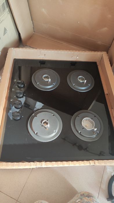 Нов стъклокерамичен газов плот за вграждане 4 котлона