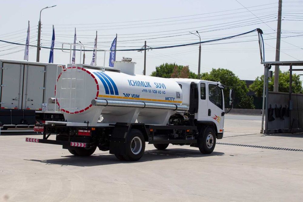 Ichimlik suvi tashuvchi mashina 6m³ (водовоз) FAW Tiger V