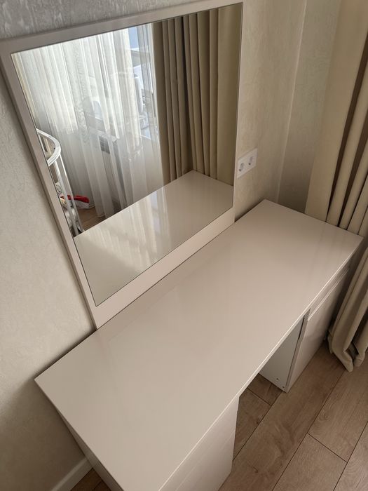 Туалетный столик