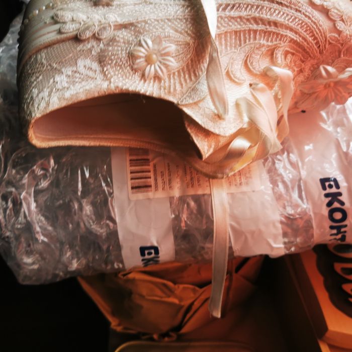 Продавам сватбена рокля, бална рокля и други