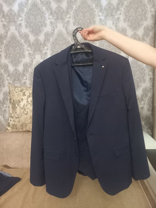 Продам мужской костюм