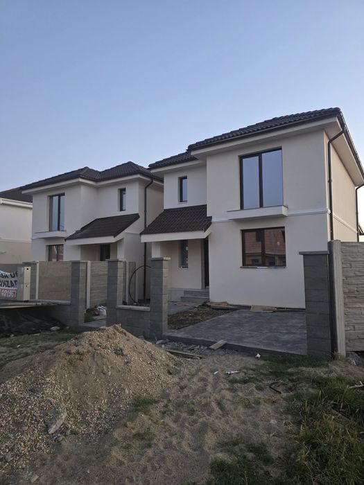 Duplex despărțit prin camera tehnica ,serena 3