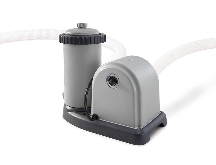 Vând piscina 2000 RON