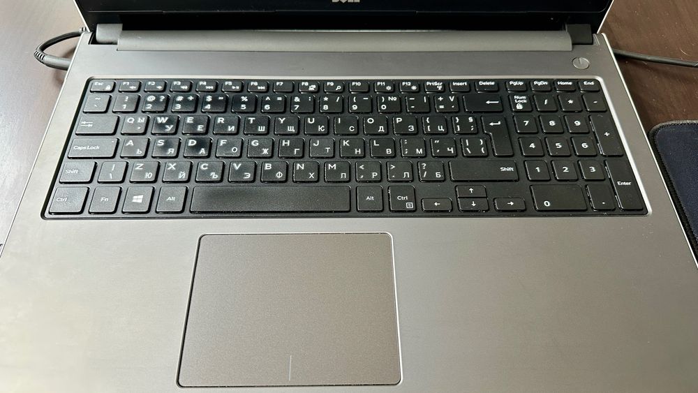 Лаптоп Dell Inspirion 5