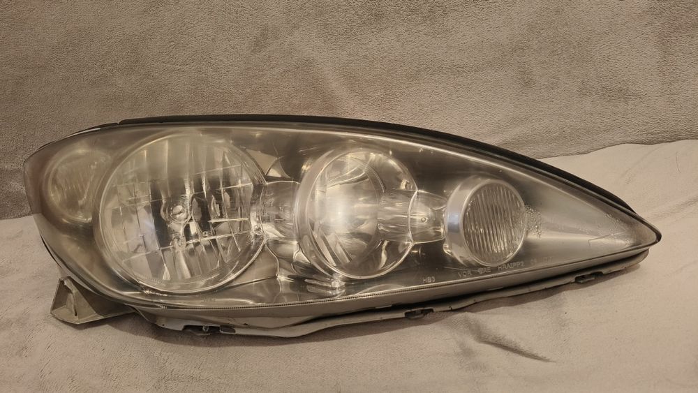 Фара на тойота 35