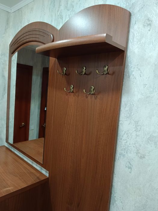 Продам прихожую.