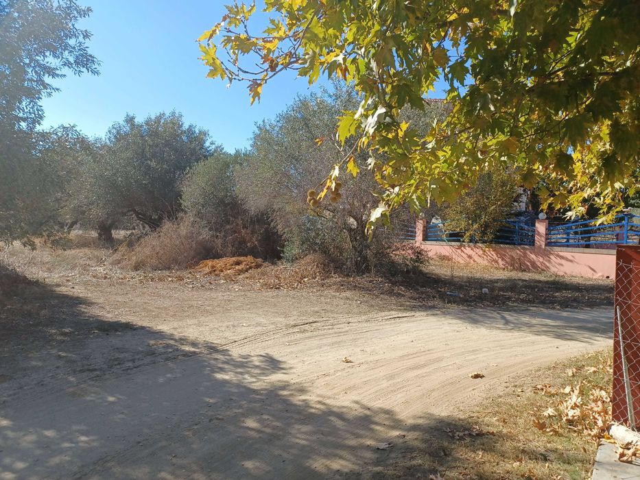 Продава се парцел 550 м2 в регулация в Паралия Врасна, Гърция