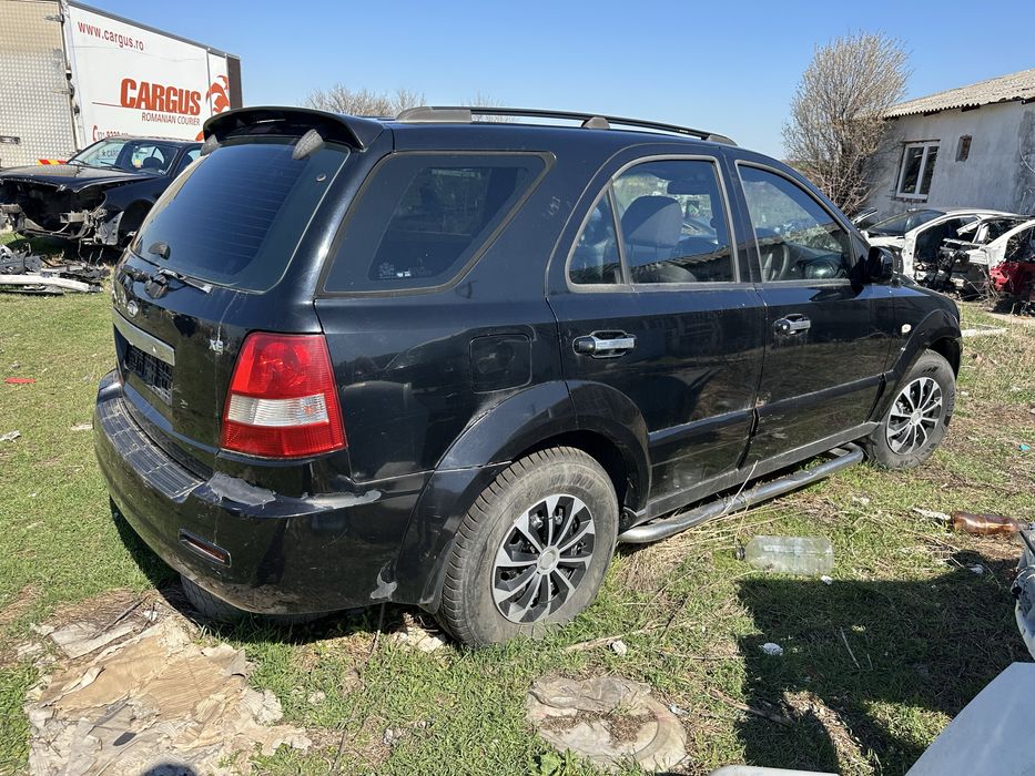 Dezmembrez Kia Sorento 2004