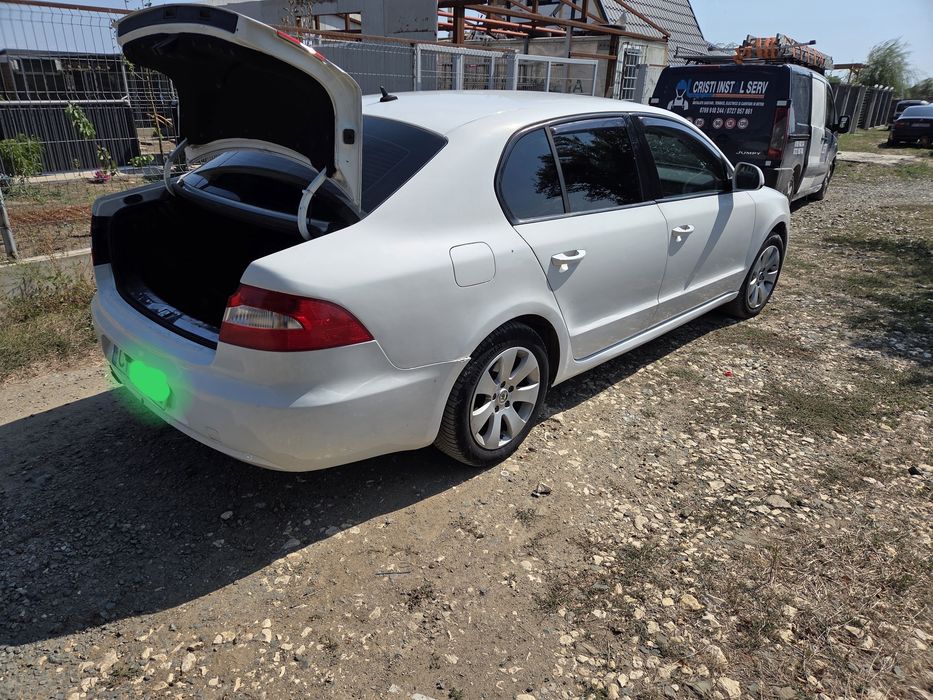 SKODA Superb 2011 — imagine 2