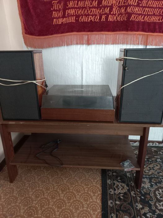 Электрофон  Мелодия-104.