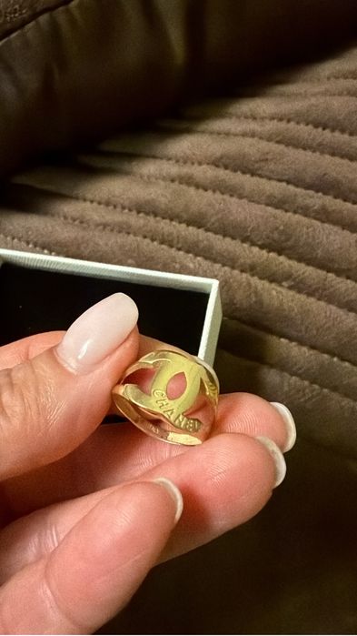 Срочно продам Золотой комплект Chanel
