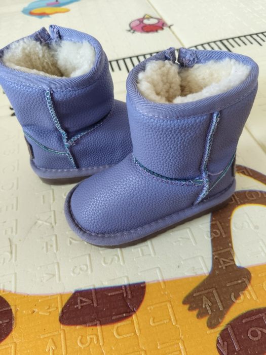 Продам детские зимние сапожки