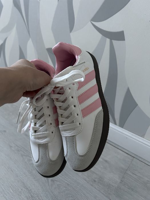 Продам кроссовки adidas