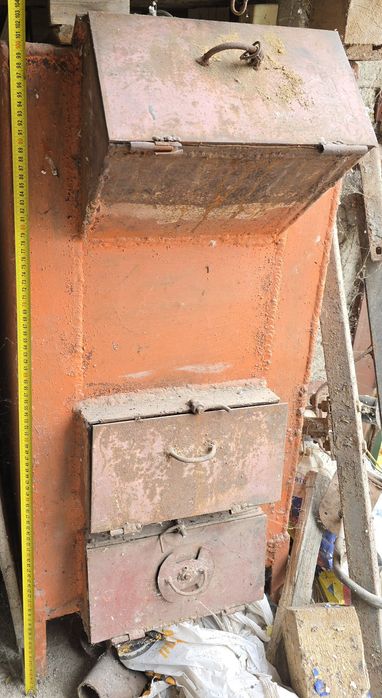 Котел с водна риза за отопление с твърдо гориво