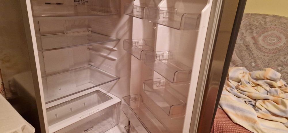 Frigider LG, cu congelator, NO FROST, capacitate mare